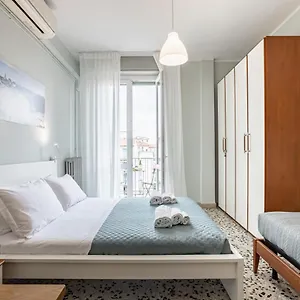 https://yellowsunny-apartment-with-two-balconies.it-tuscanyhotel.com